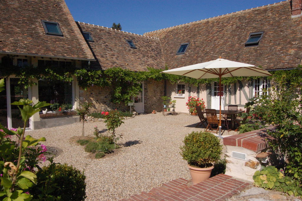 La Chaiserie La Croix-Saint-Leufroy Exteriör bild